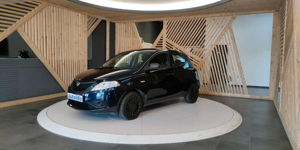 Lancia Ypsilon 1.0 firefly hybrid Silver s&s 70cv