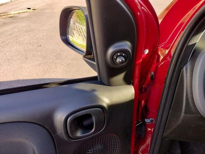 FIAT Panda Panda 1.0 FireFly S&S Hybrid Icon, Stereo Bluetooth con comandi al volante!