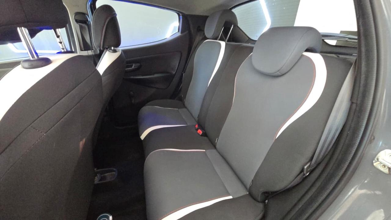 Lancia Ypsilon 1.2 69 CV 5 porte Elefantino