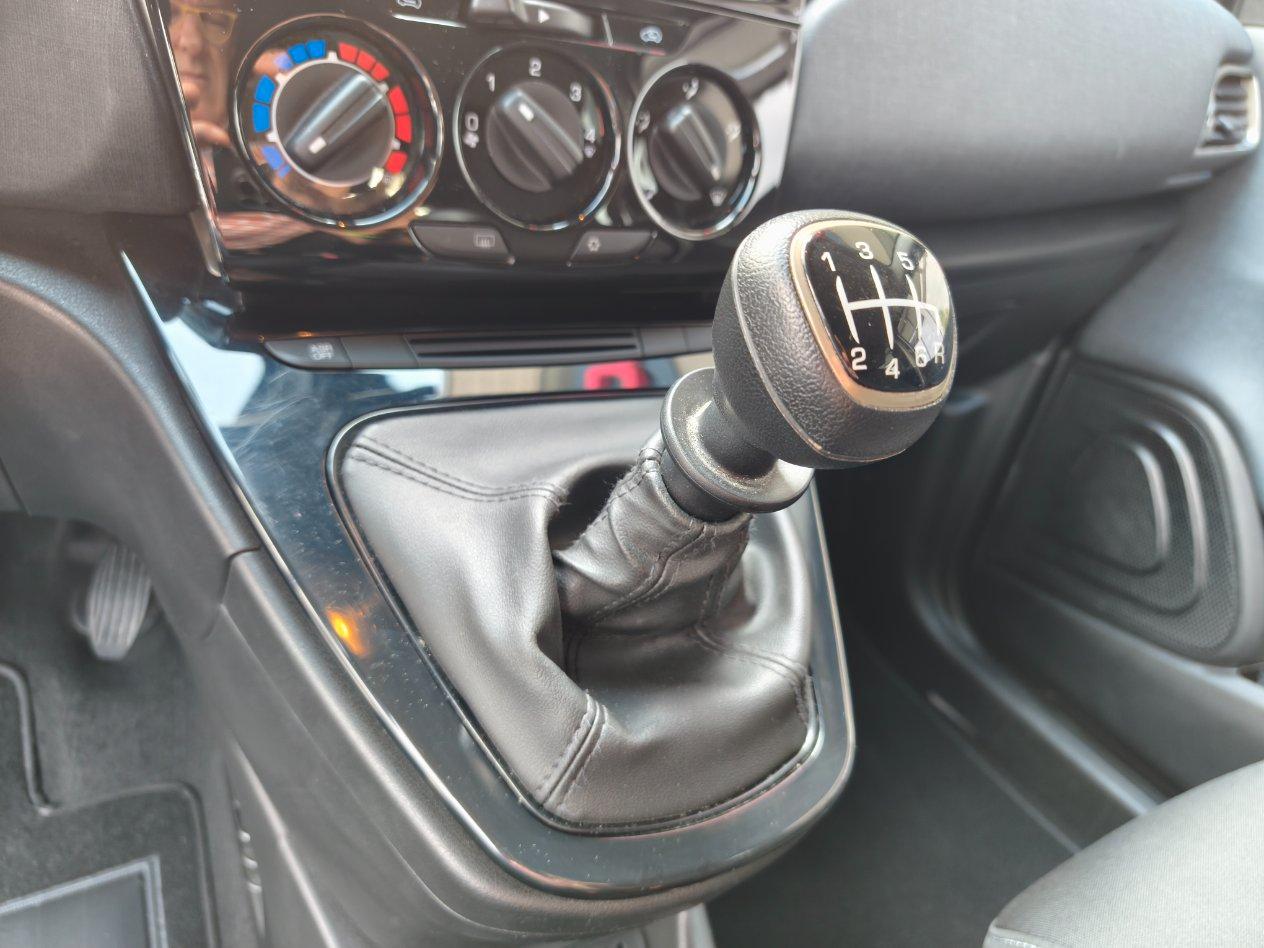 Lancia Ypsilon 1.0 hybrid Gold 70cv (5 POSTI + NAV) OK NEOPATENTATI