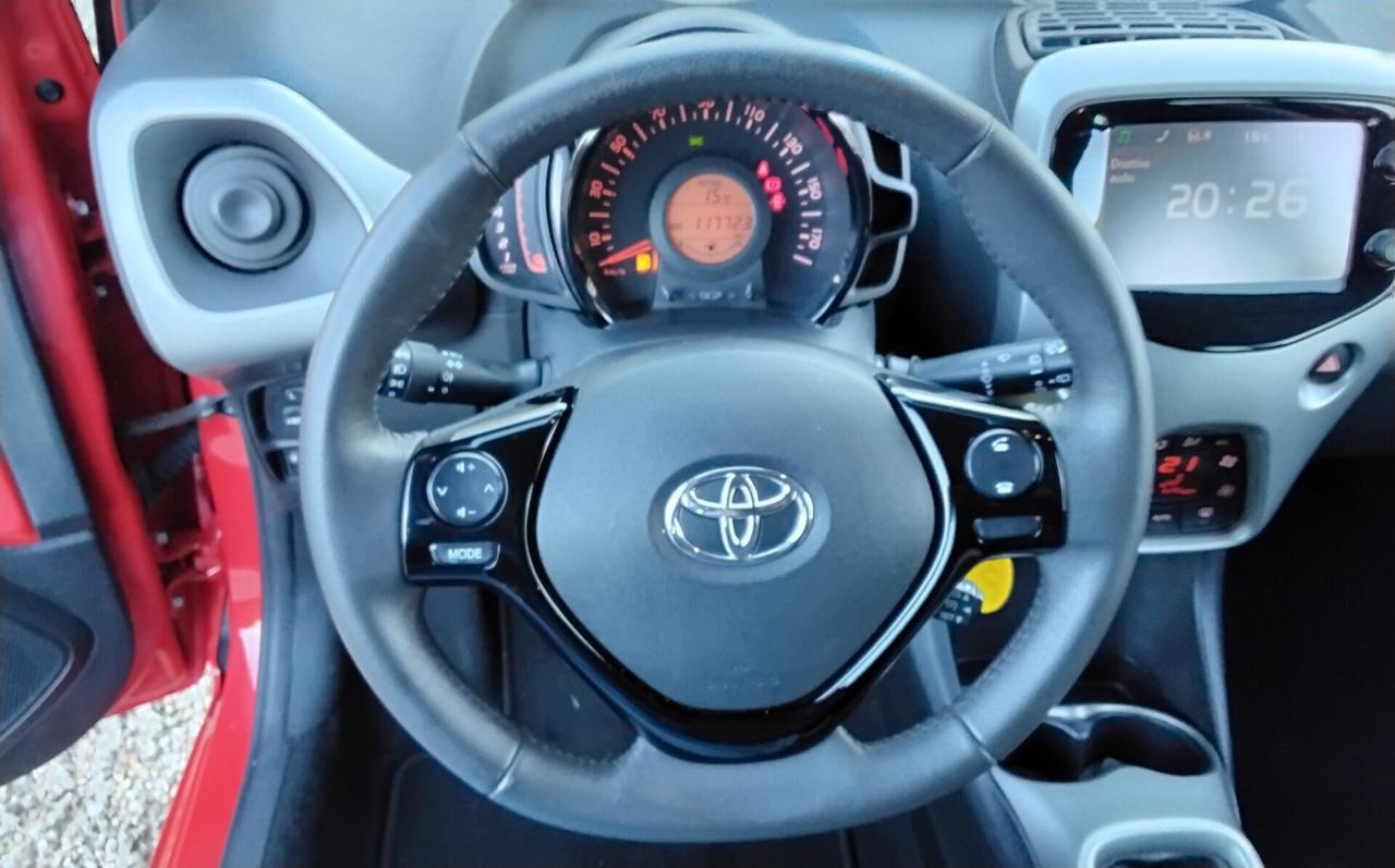 Toyota Aygo 1.0 VVT-i 69 CV 5 porte x-cite