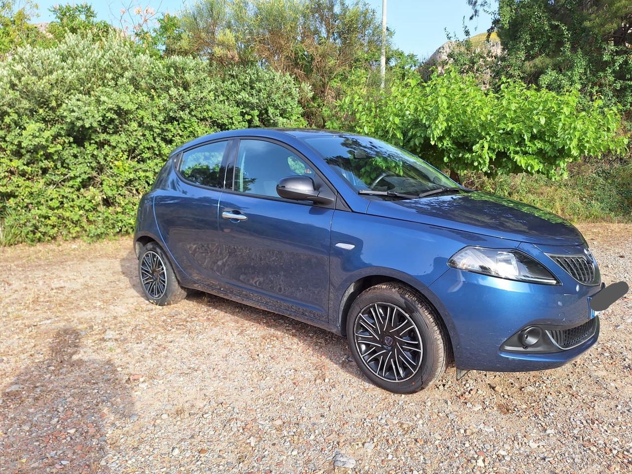 Lancia Ypsilon 1.0 FireFly 5 porte S&S Hybryd Gold