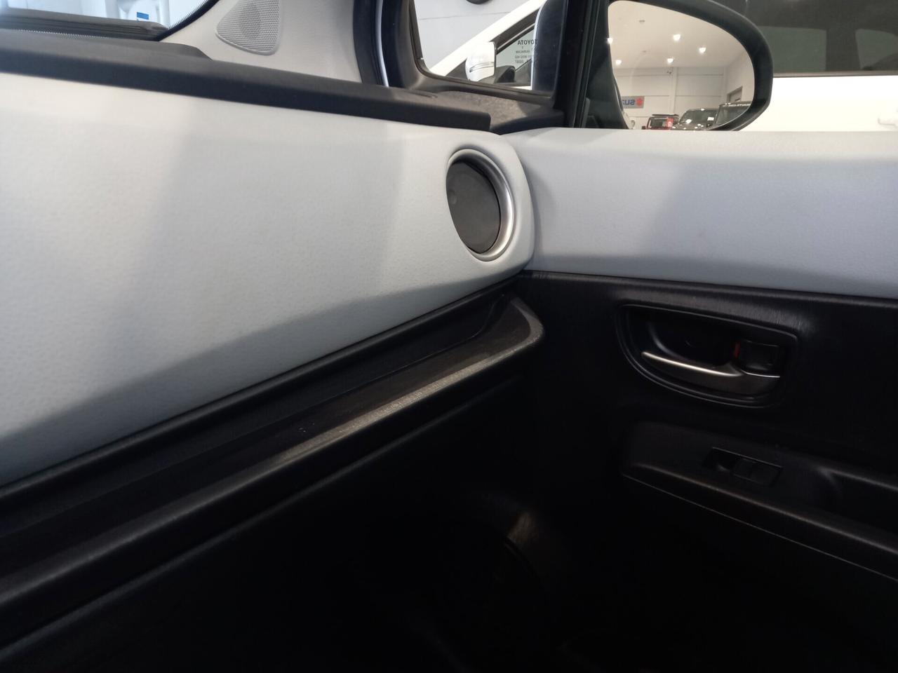 Toyota Yaris 1.5 FULL HYBRID Lounge