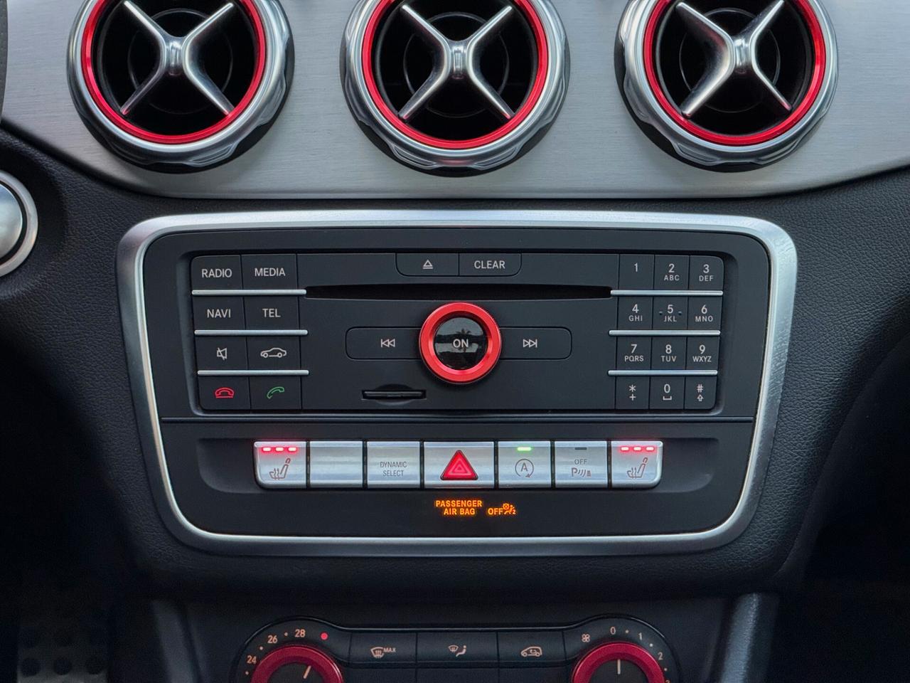 Mercedes-Benz GLA 200 d Premium AMG TETTO CAM
