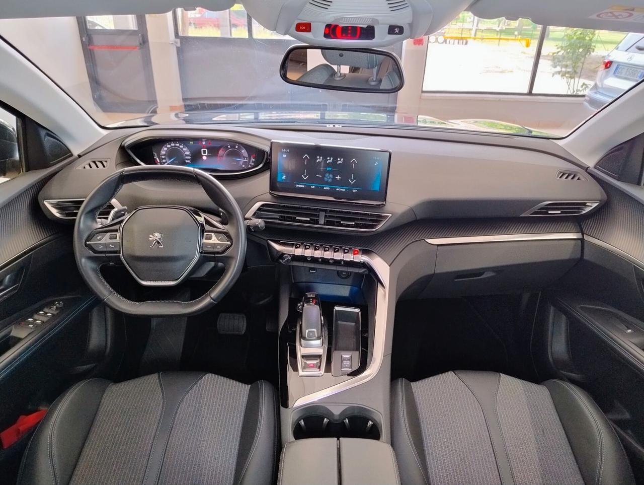 PEUGEOT 3008 BlueHDi 130 S&S EAT8 ALLURE CARPLAY