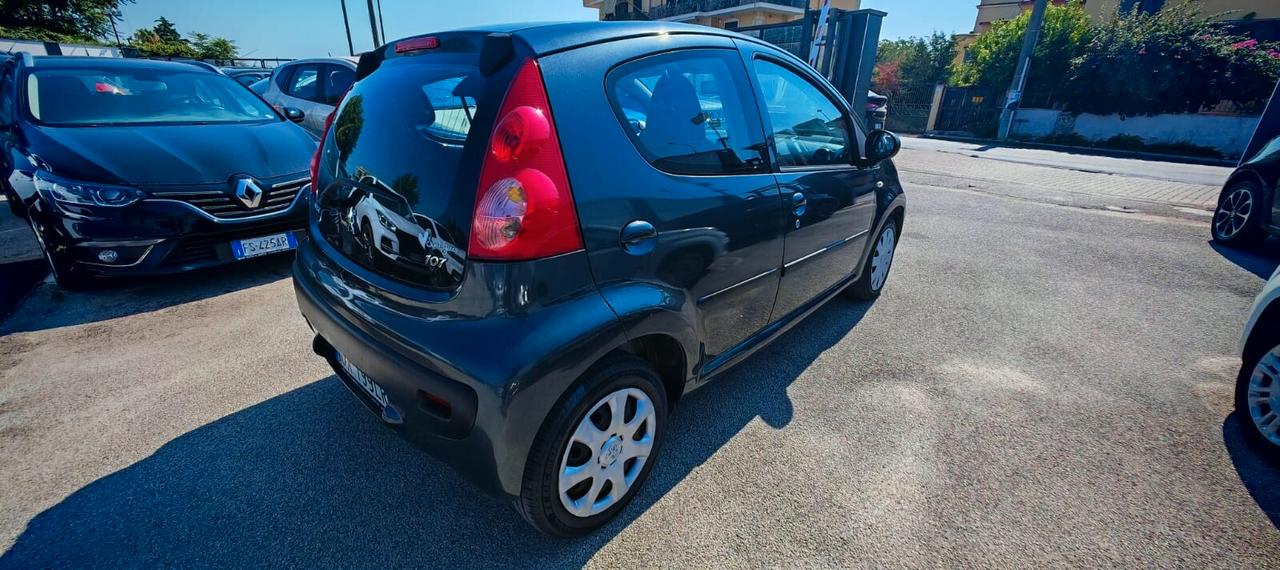 Peugeot 107 1.0 68CV 5p. Sweet Years 2Tronic