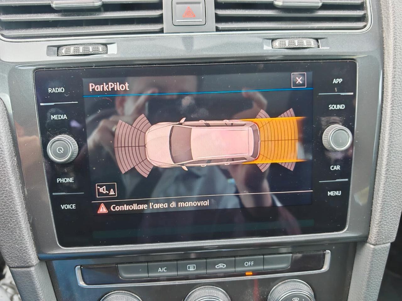 Volkswagen Golf Variant 1.6 TDI 115 CV DSG Executive BlueMotion Tech.