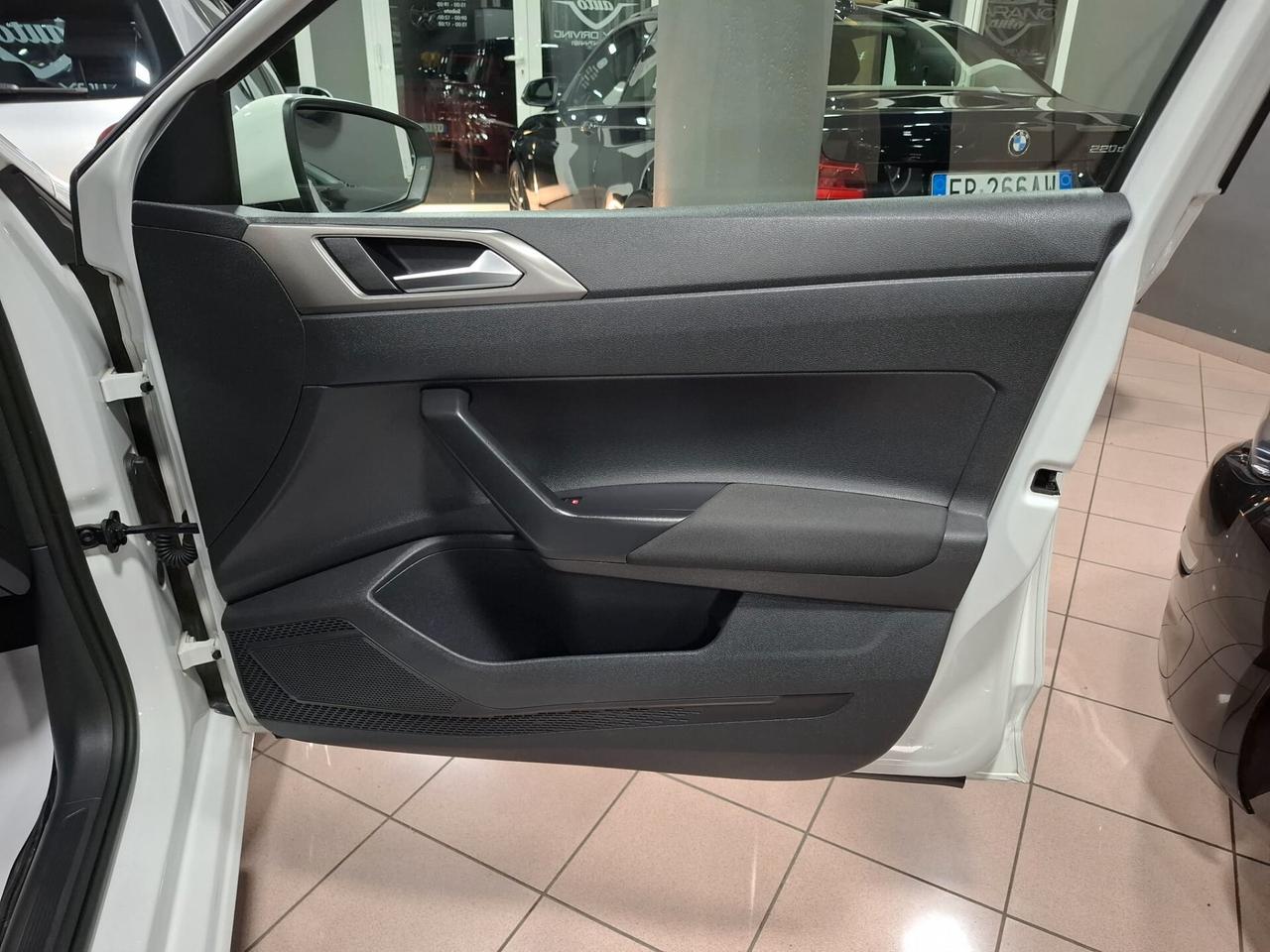 Volkswagen Polo 1.0 benzina DSG NEOPATENTATO