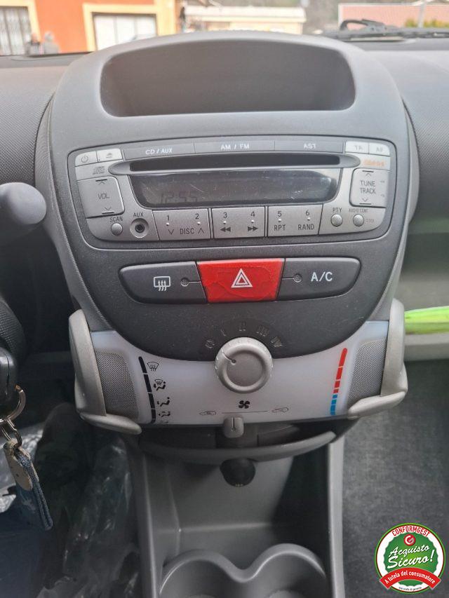 PEUGEOT 107 1.0 68CV 3p. Plaisir 2Tronic UNICO PROP.