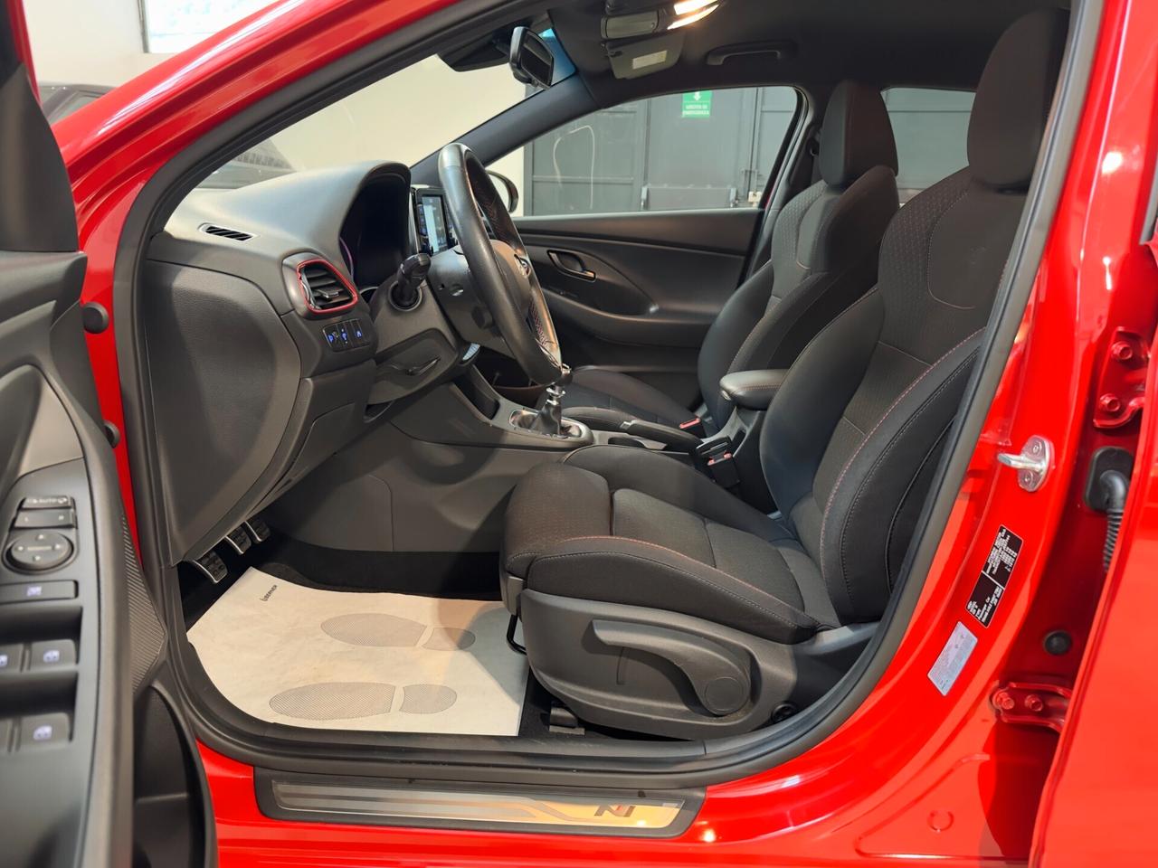 Hyundai i30 Fastback 2.0 T-GDI 275 CV N Performance - UNICOPROP.