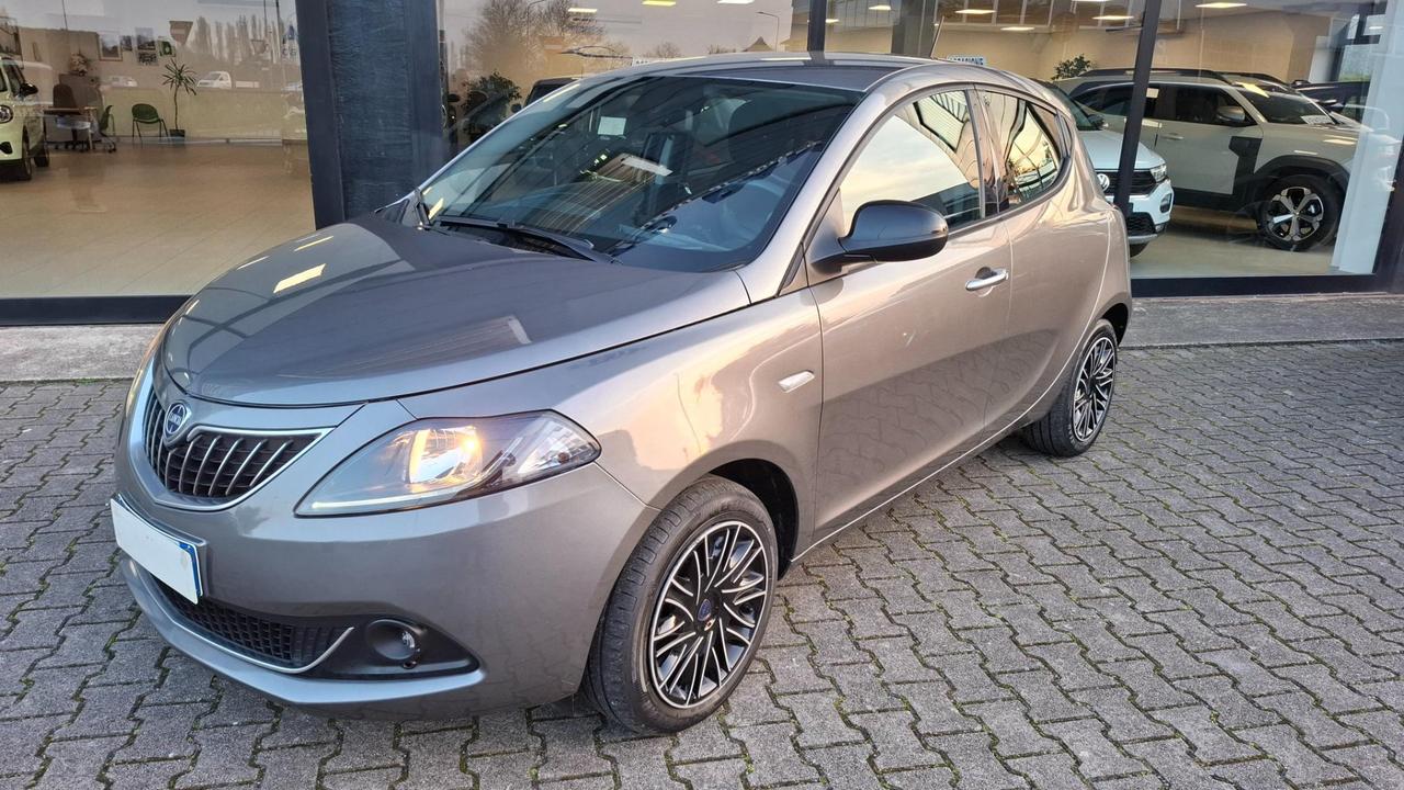 Lancia Ypsilon 1.0 firefly hybrid Gold s&s 70cv 5p.ti