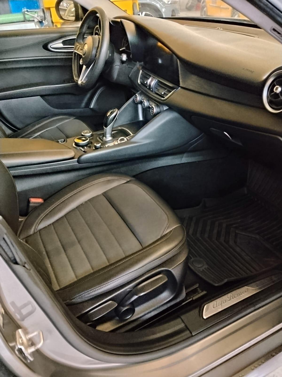 Alfa Romeo Giulia 2.2 Turbodiesel 150 CV AT8