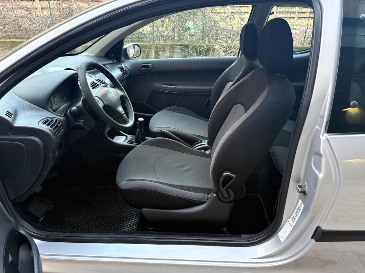 Peugeot 206 1.4 3p. ONE Line