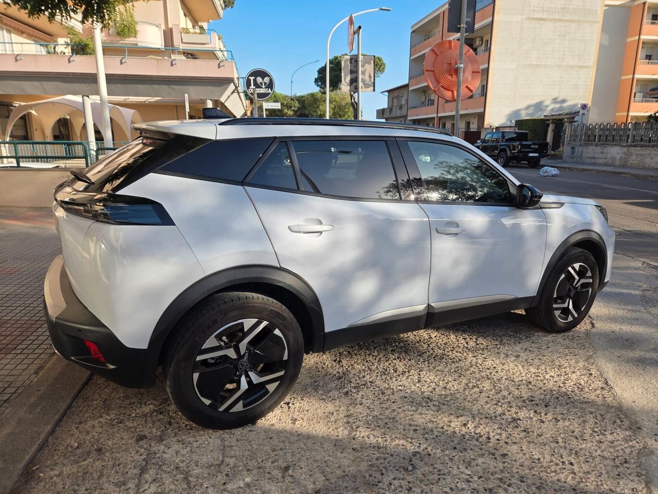 Peugeot 2008 PureTech 1.2 130 cv automatica