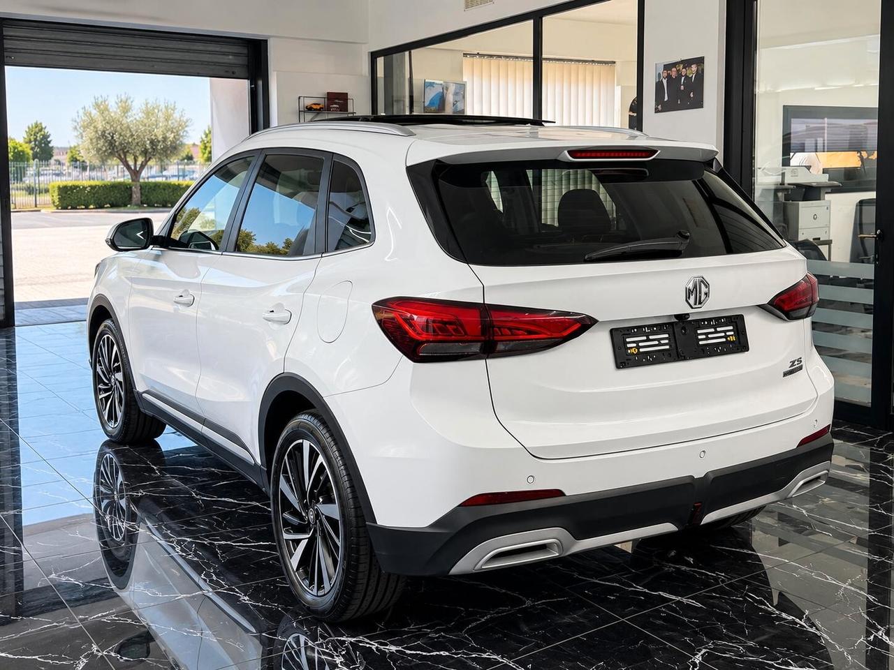 Mg ZS 1.5 Hybrid+ Luxury 102 cv