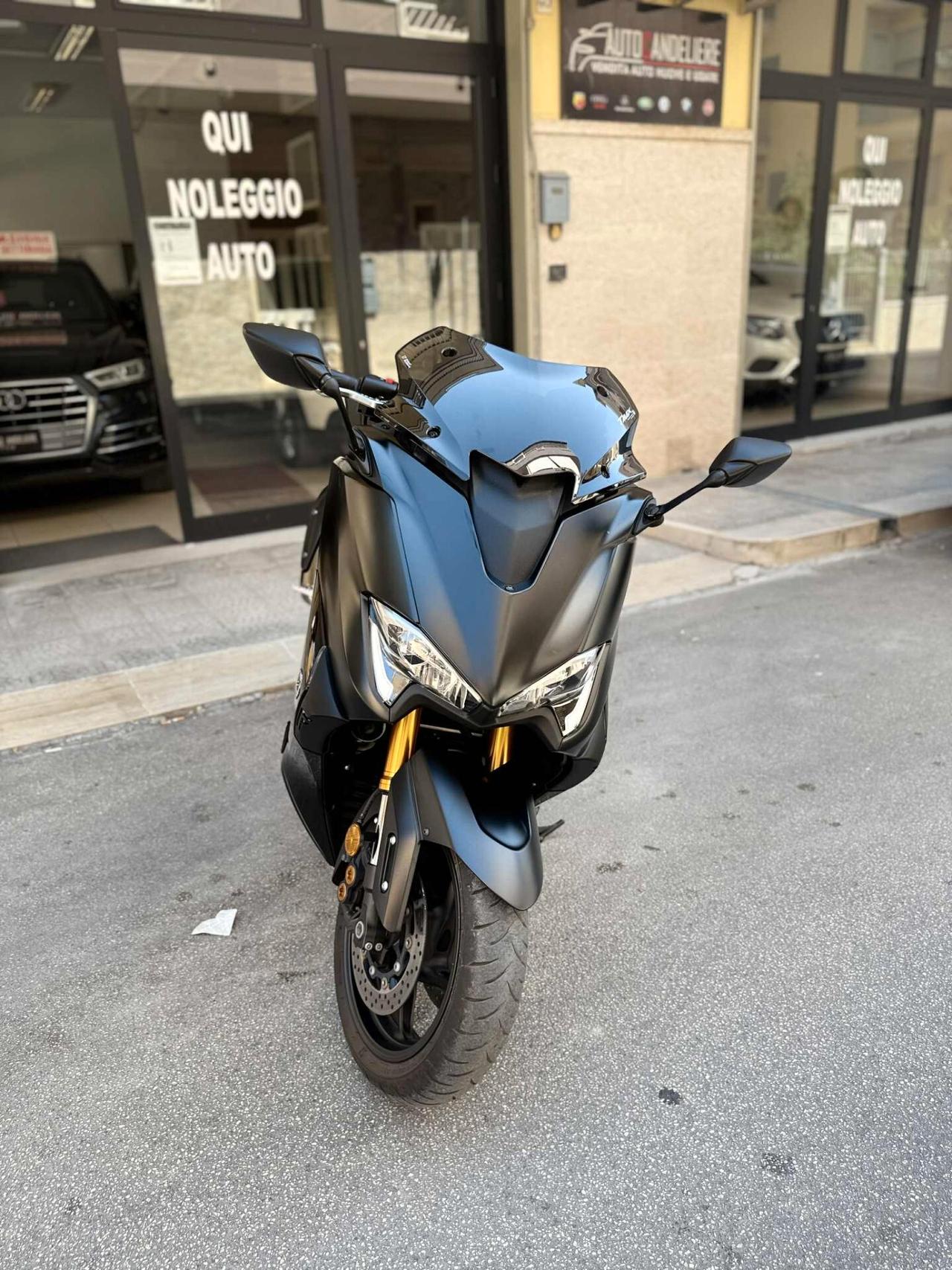 Yamaha TMAX SX