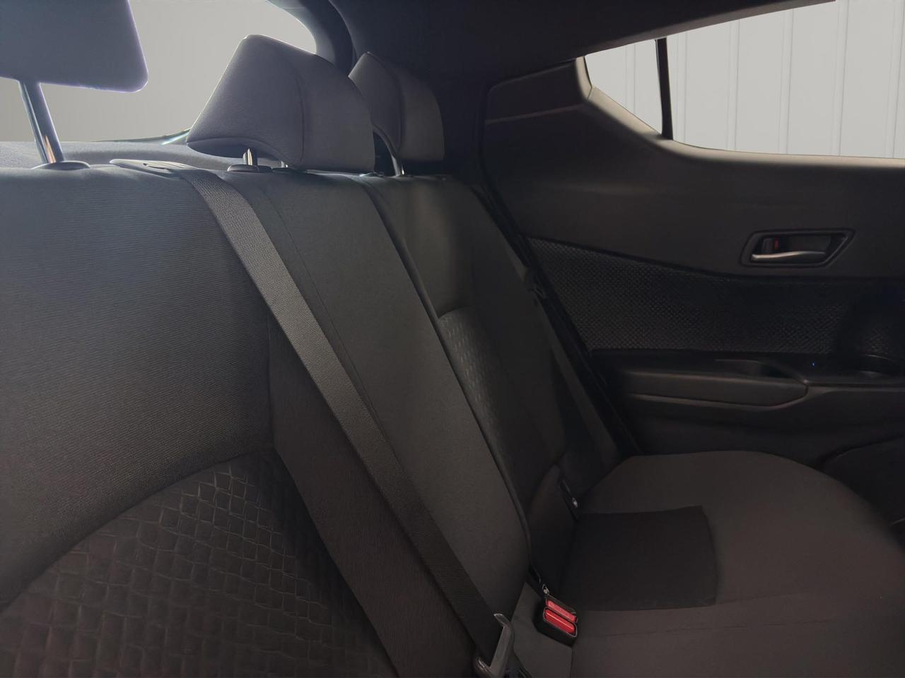 Toyota C-HR 1.8h Active e-cvt