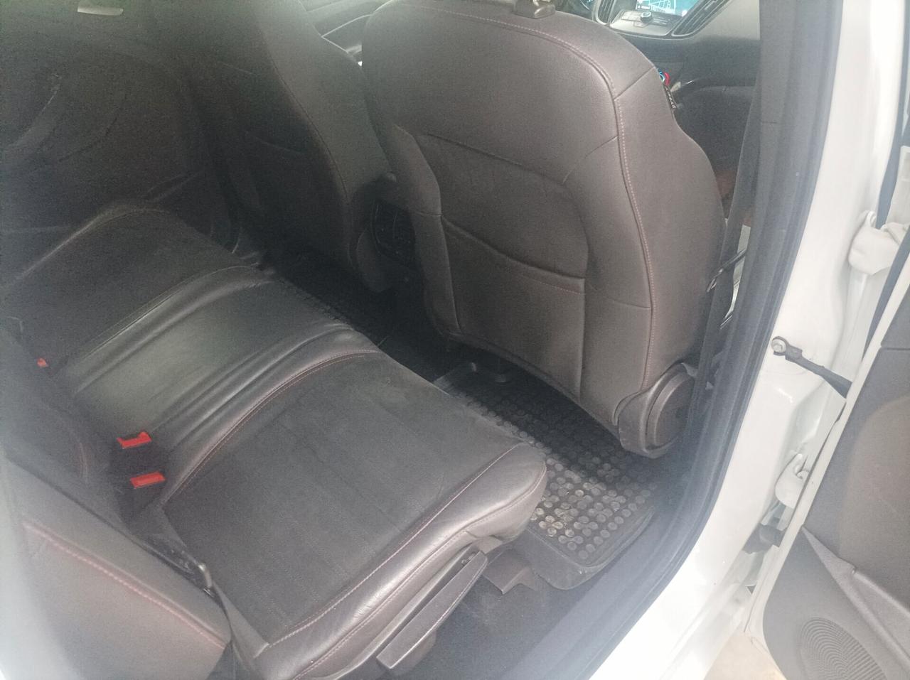 Ford Kuga 2.0 TDCI 150 CV S&S 4WD Powershift ST-Line