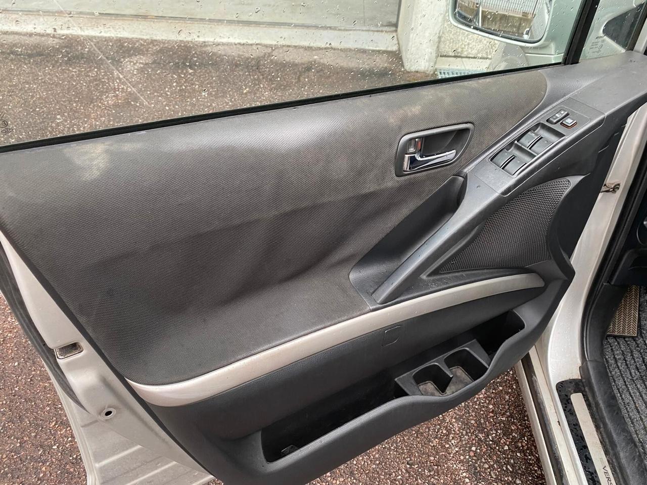 Toyota Corolla Verso 2.2 16V D-4D Sol