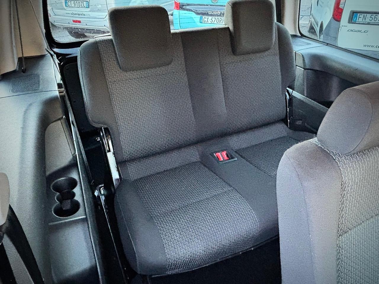 Volkswagen Caddy 2.0 TDI 102 CV Trendline Maxi 7Posti Bluemotion