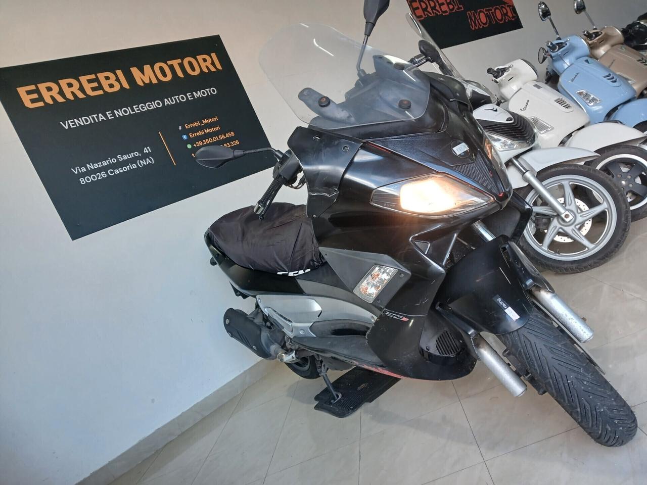 Aprilia SR Max 300 GARANTITO 12 MESI