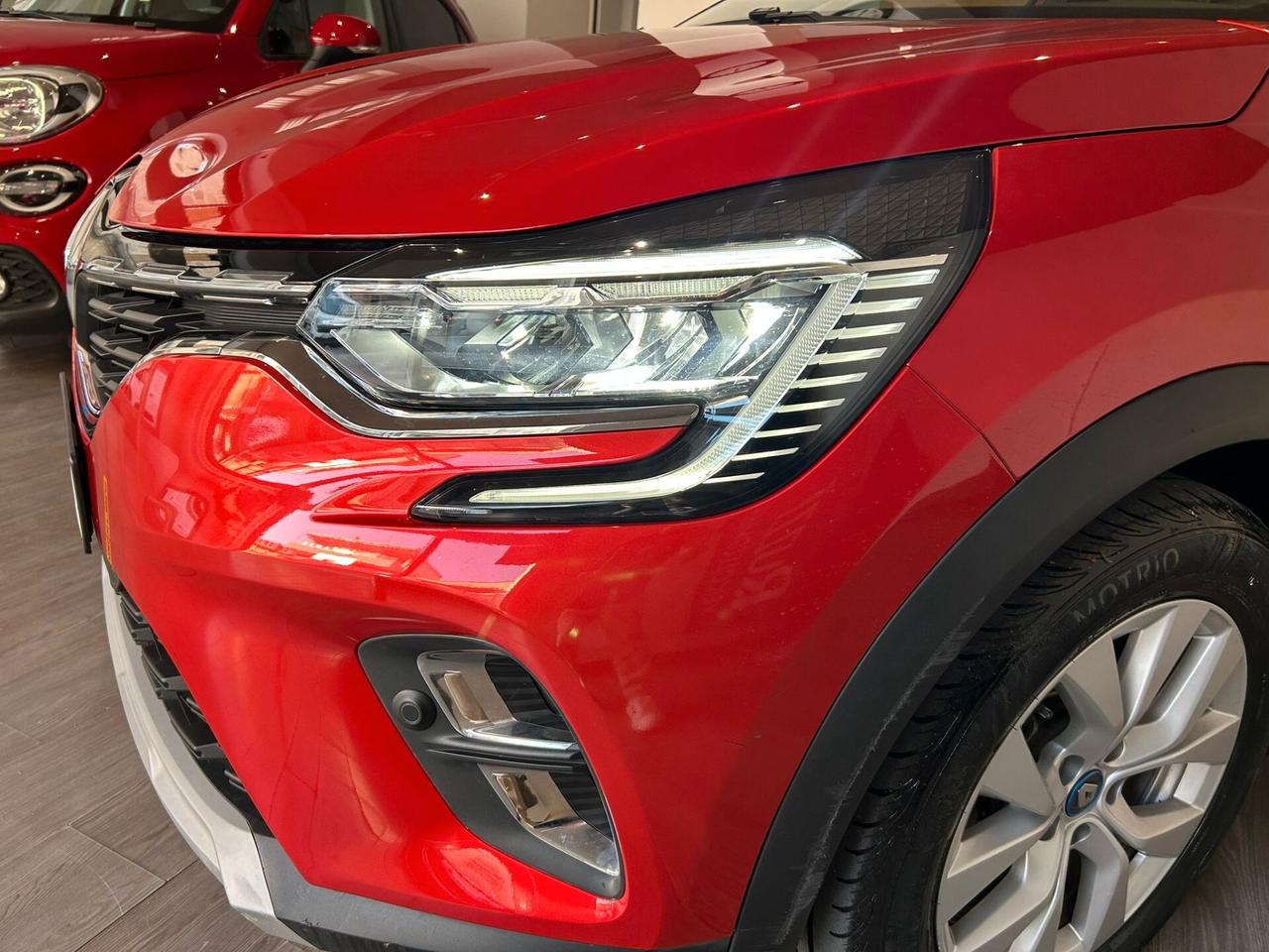 Renault Captur 1.6 E-tech Hybrid Initiale Paris NEOPATENTATI