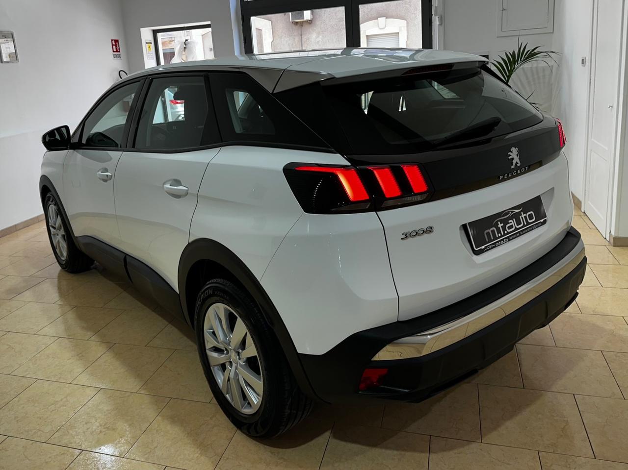 Peugeot 3008 BlueHDi 130 S&S EAT8 Business