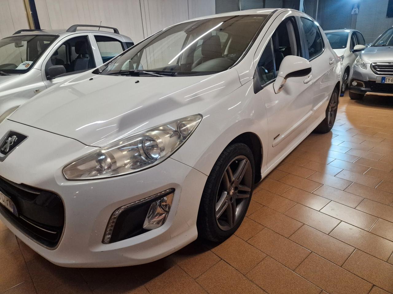 Peugeot 308 1.6 8V e-HDi 112CV Stop&Start 5p. Business