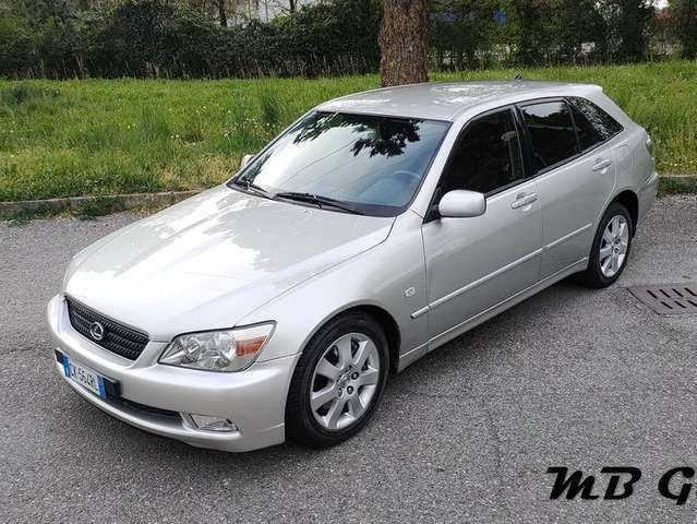 Lexus IS 200 IS 200 2.0 Silver wagon