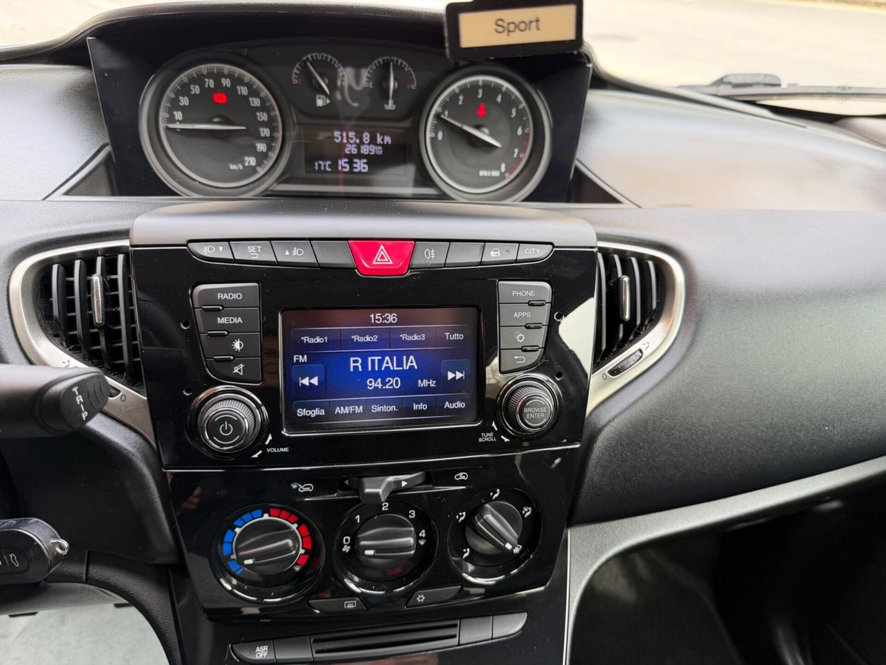 LANCIA YPSILON 1.2 NEOPATENTATI KM 26 MILA !!!