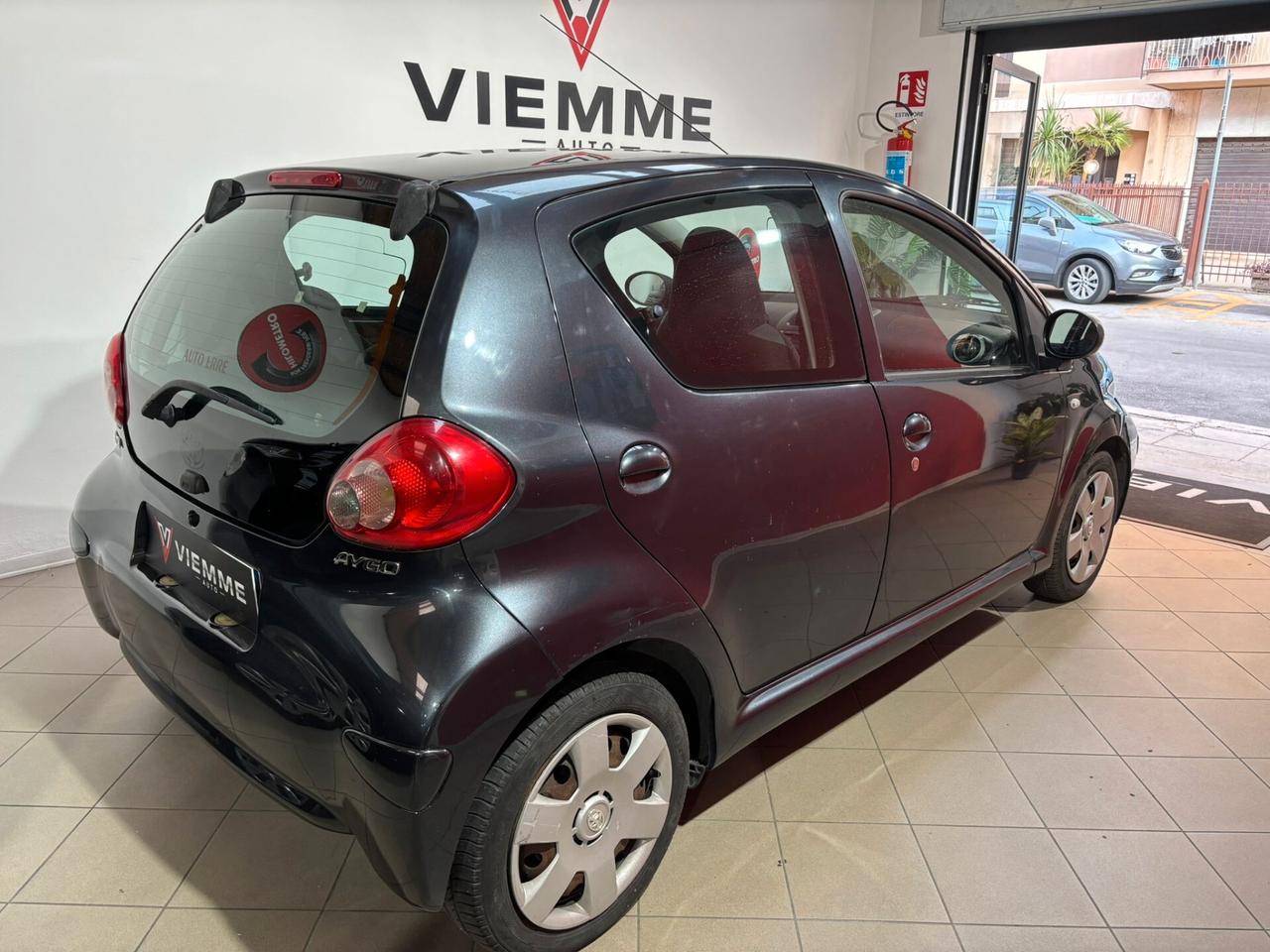 Toyota Aygo 1.0 12V VVT-i 5 porte Sol