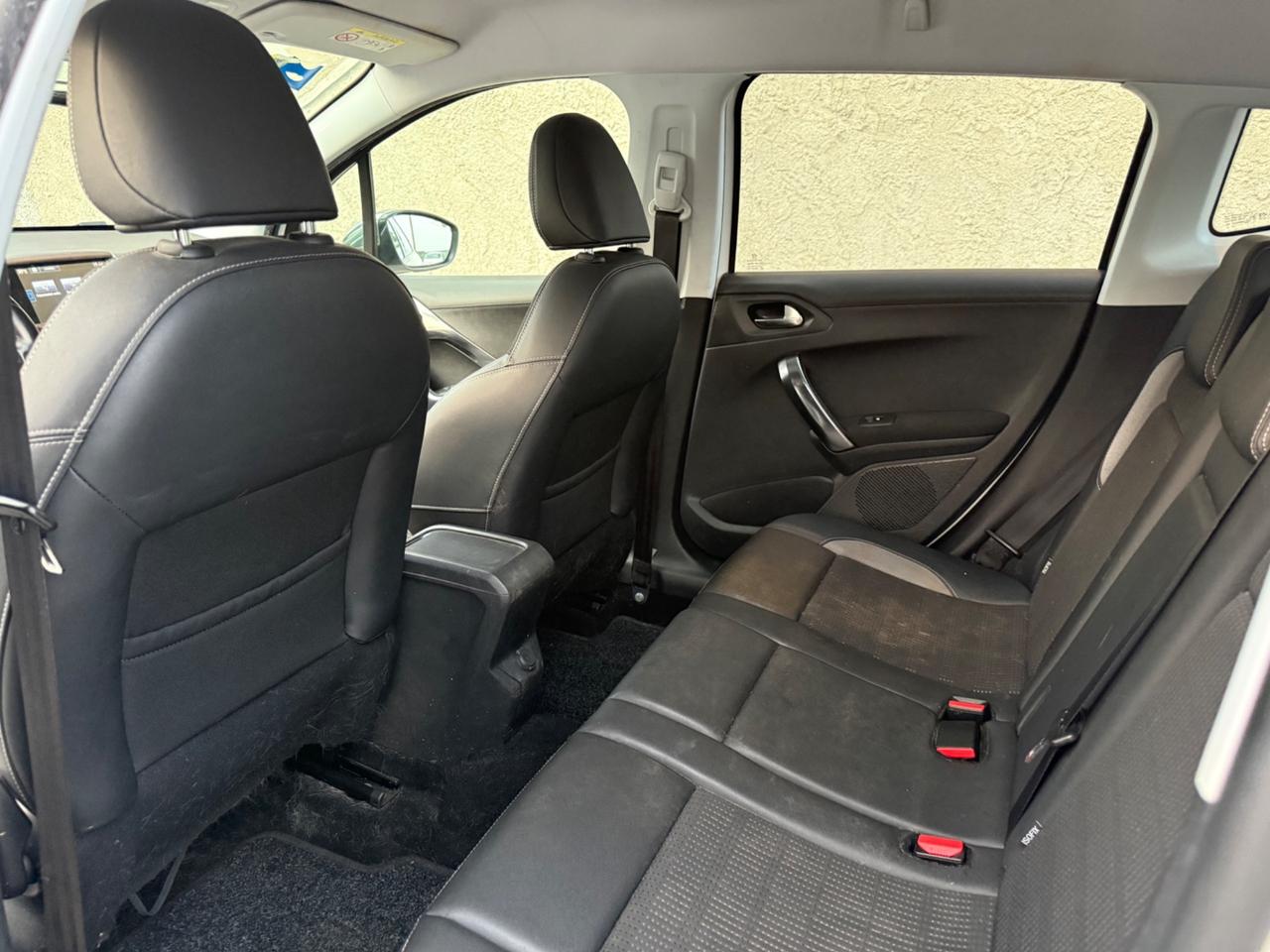 Peugeot 2008 BlueHDi 100 S&S Allure