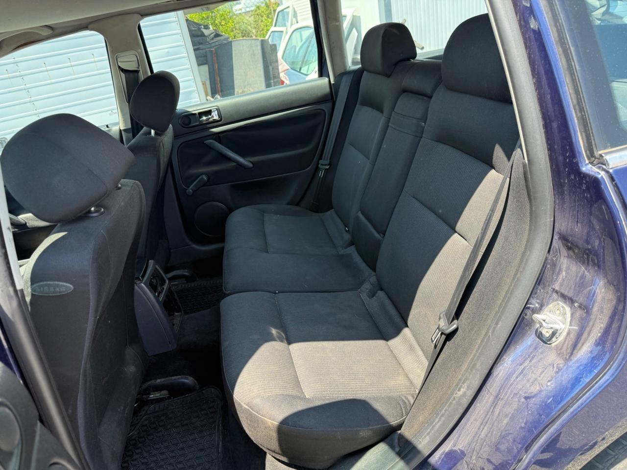 Volkswagen Passat 1.9 TDI/130 CV cat Var. T.line