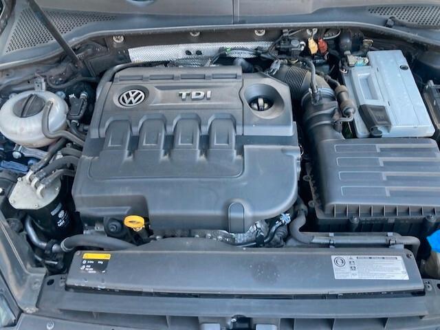 Volkswagen Golf 2.0 TDI 5p. Highline BlueMotion Technology Executive