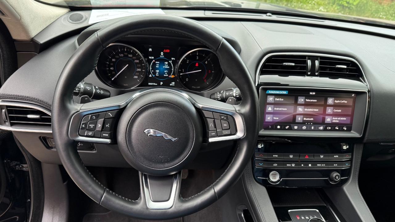 Jaguar F-Pace 2.0 D 180 CV AWD aut. Prestige
