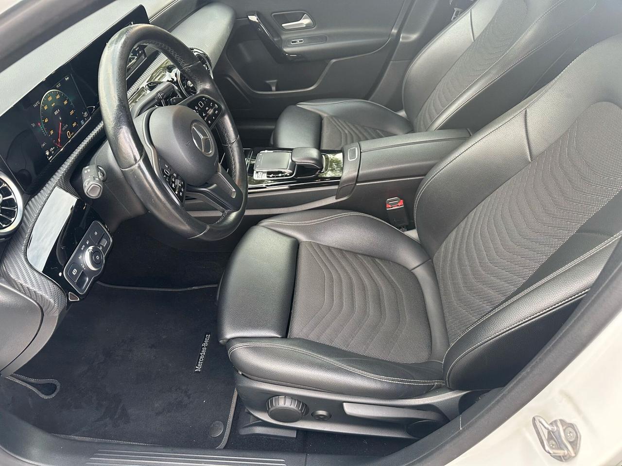 MERCEDES-BENZ A180 D - 2020