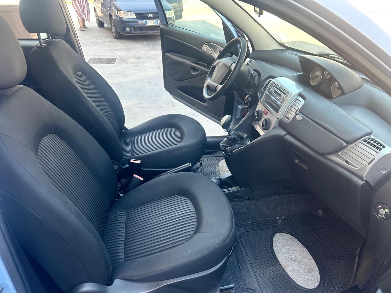 Lancia Ypsilon 1.2 Argento