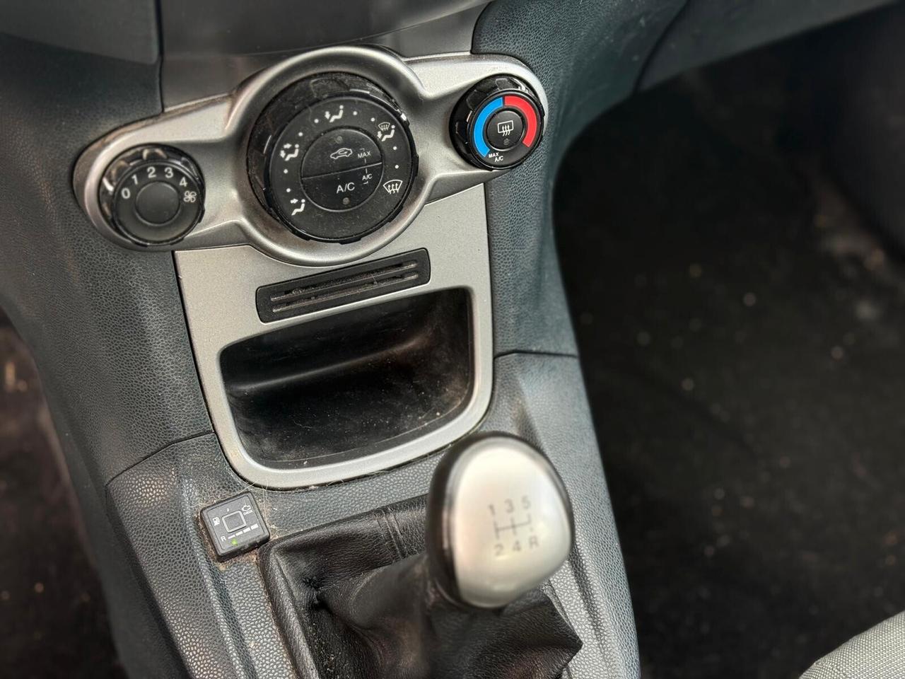 Ford Fiesta 1.2 82 CV BENZ/GPL Titanium *Ok Neopatentati