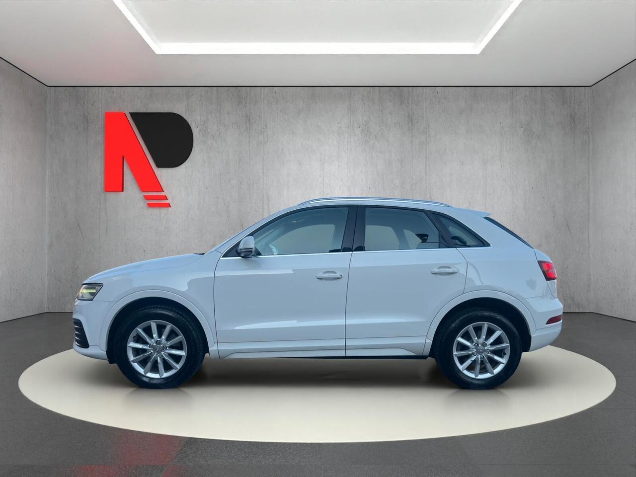 Audi Q3 2.0 TDI 120 CV Business