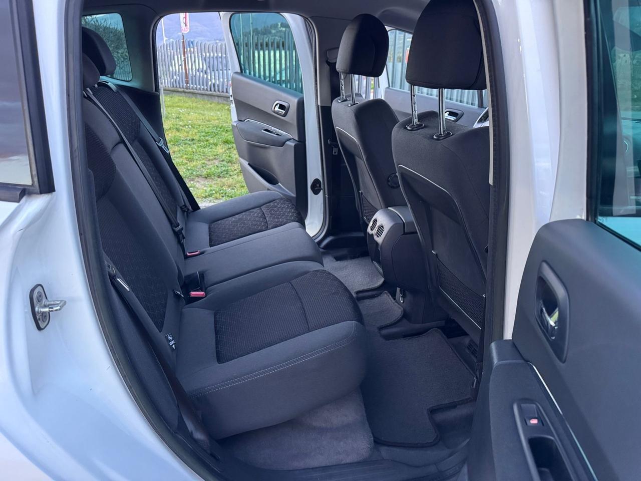 Peugeot 3008 1.6 HDi 115CV Business