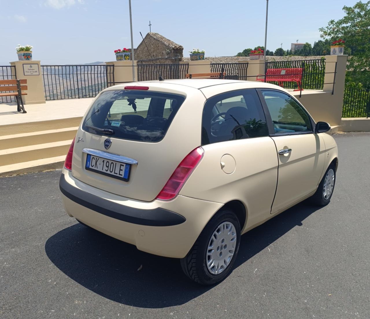 Lancia Ypsilon 1.2 Argento
