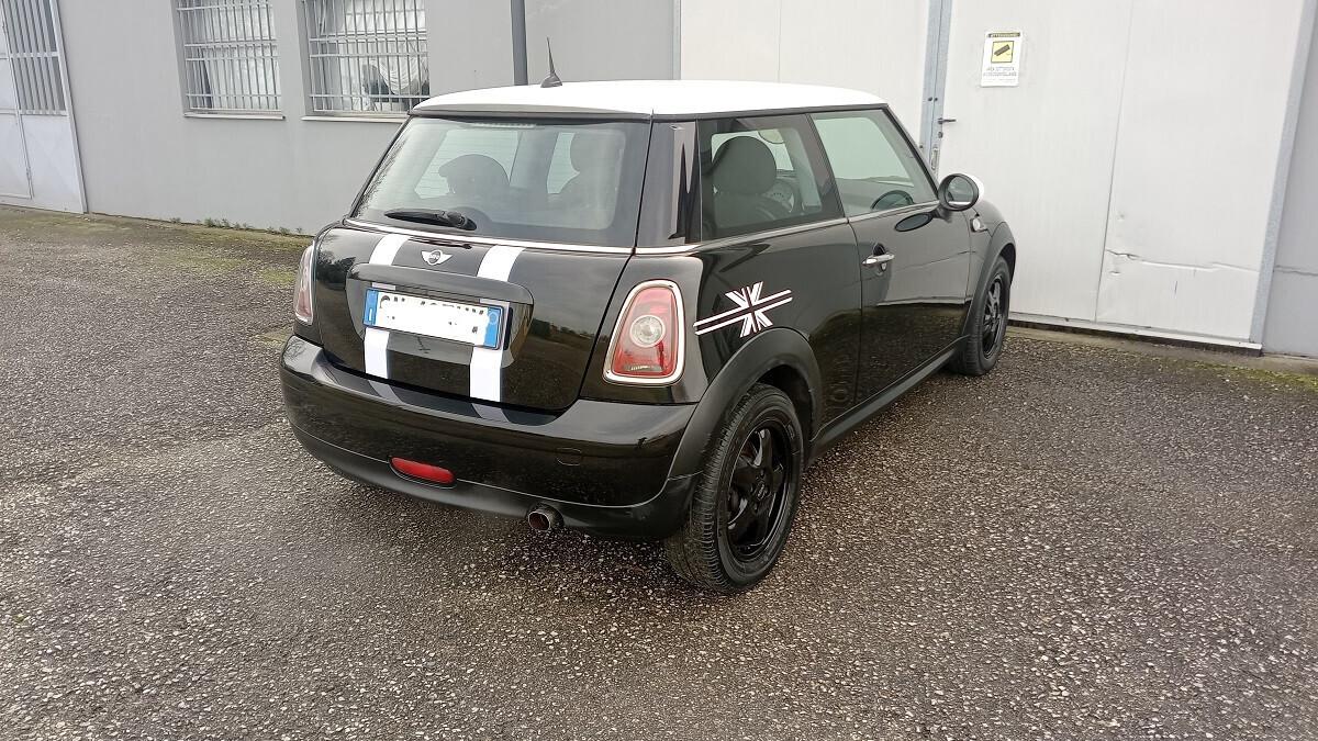 Mini Cooper 1.400 c.c. - 75 cv