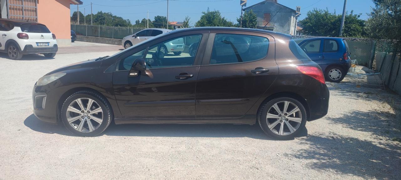Peugeot 308 1.6 8V e-HDi 112CV Stop&Start 5p. Business