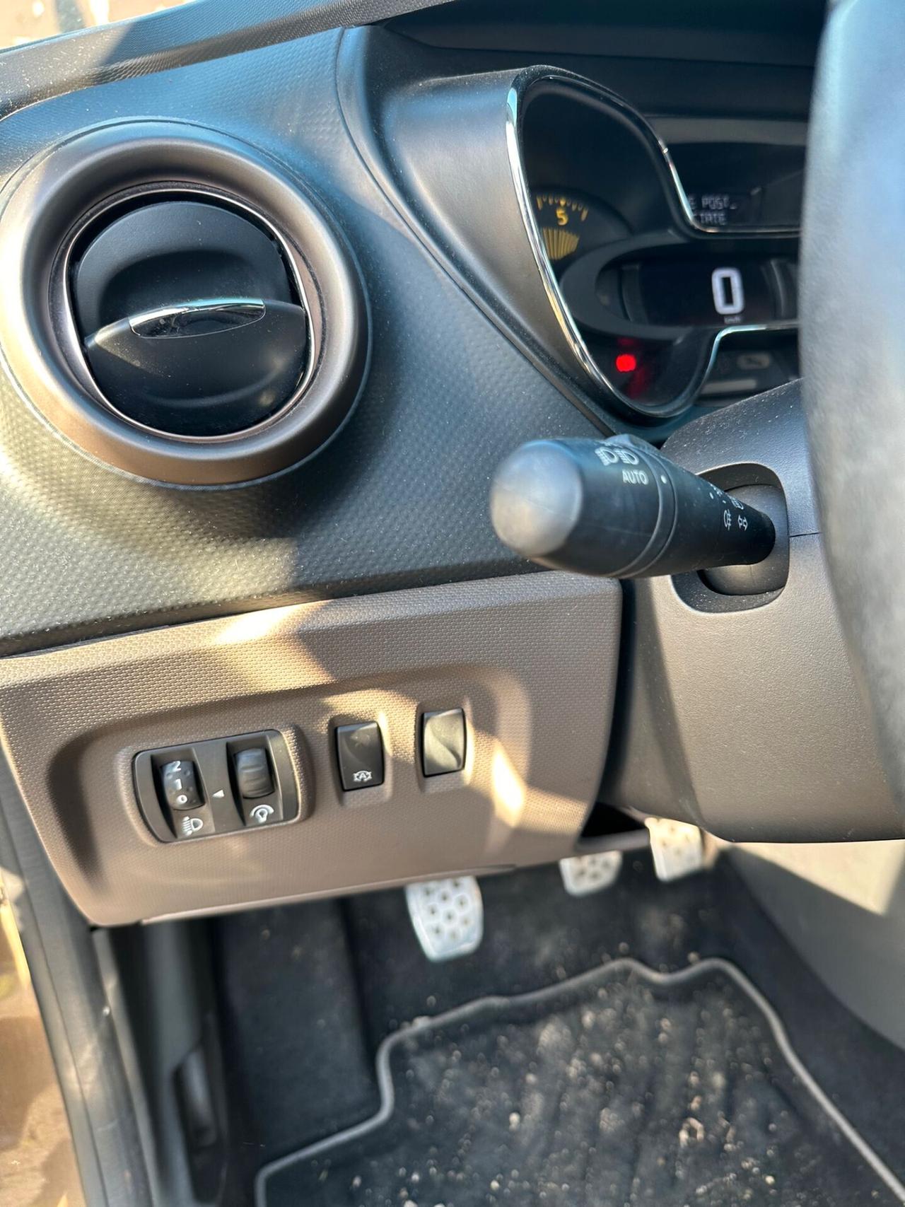 Renault Captur 1.5 Energy Iconic SINISTRATA