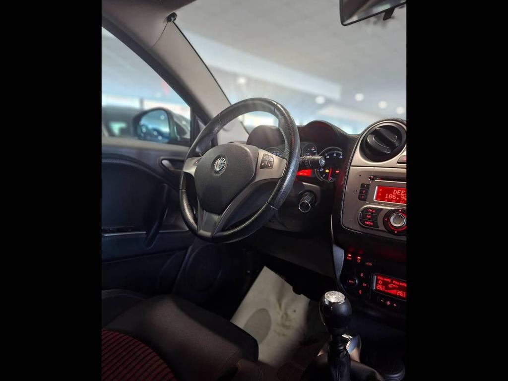 Alfa Romeo MiTo 1.4 Multiair Distinctive Premium Pack