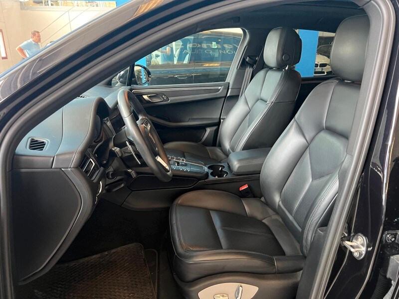 PORSCHE Macan 2.0