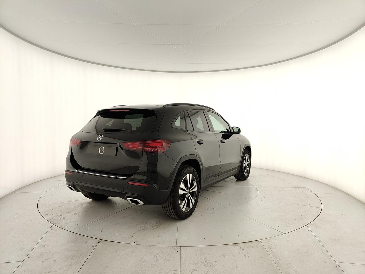 Mercedes-Benz GLA 180