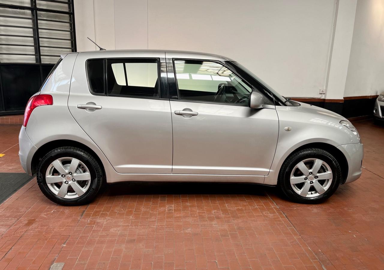 Suzuki Swift 1.3 4x4 5p. GL