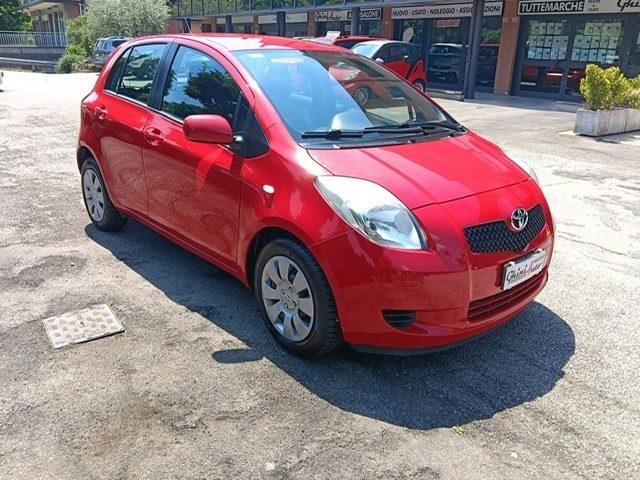 TOYOTA Yaris 1.3 5 porte Sol