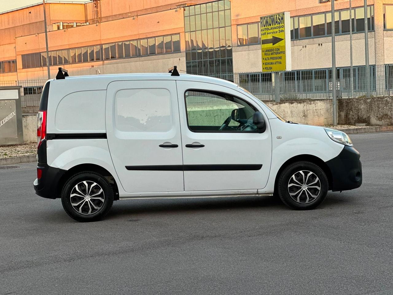 Renault kango tre posti euro 6